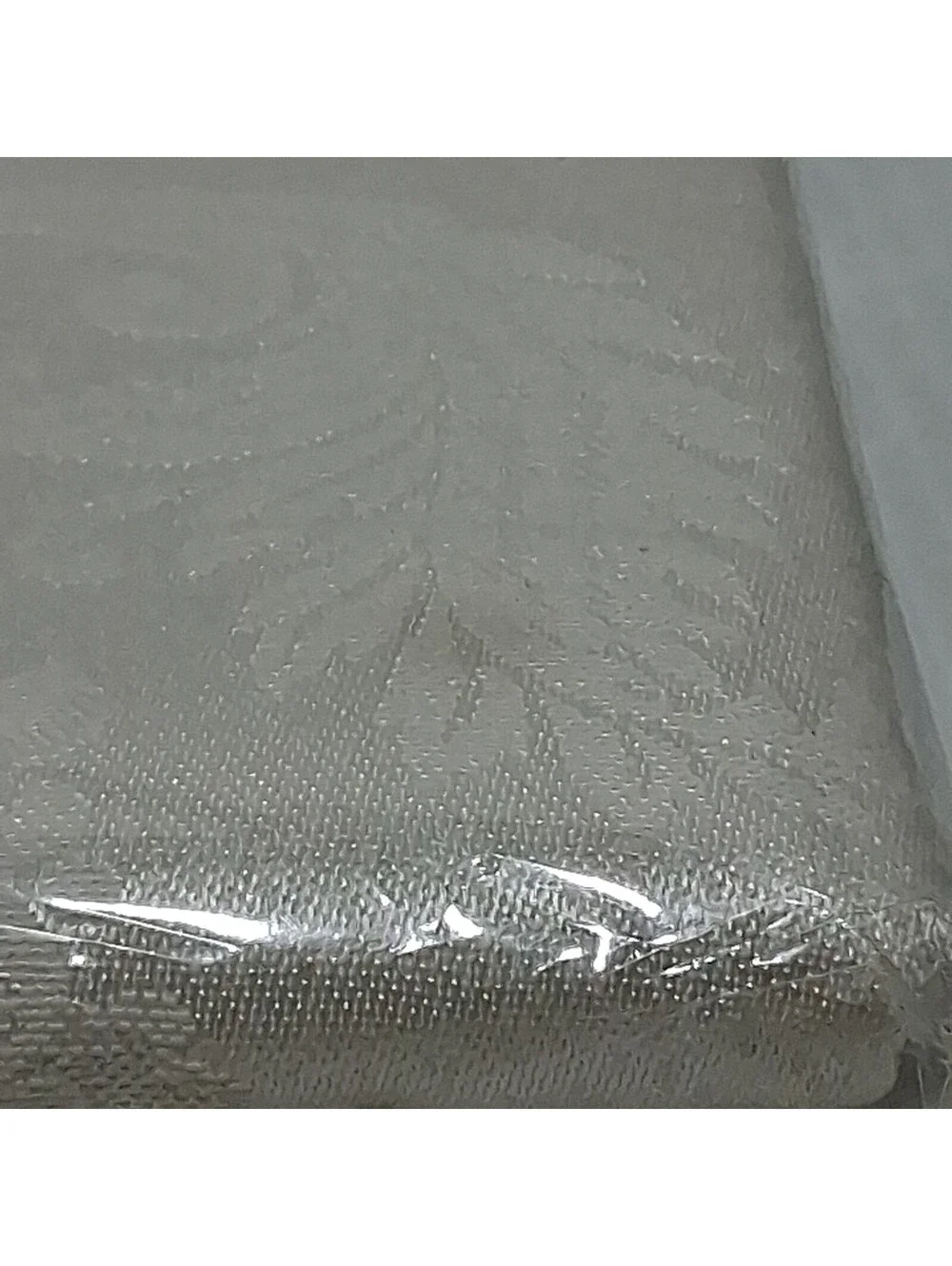 VTG Home Trend Damask Tablecloth 60”x102” Oblong 52% Cotton/48% Polyester White